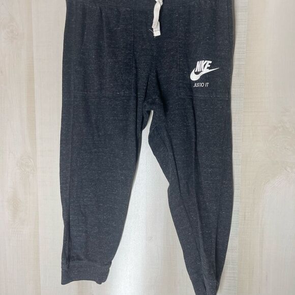 Nike gray vintage Just do it zipup jacket and capri joggers jacket/med, pants/sm - Picture 8 of 16